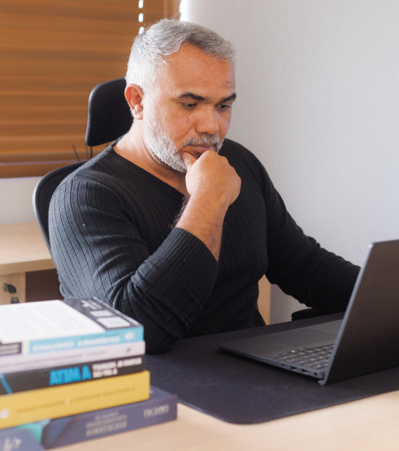 Análise de informações financeiras no escritório